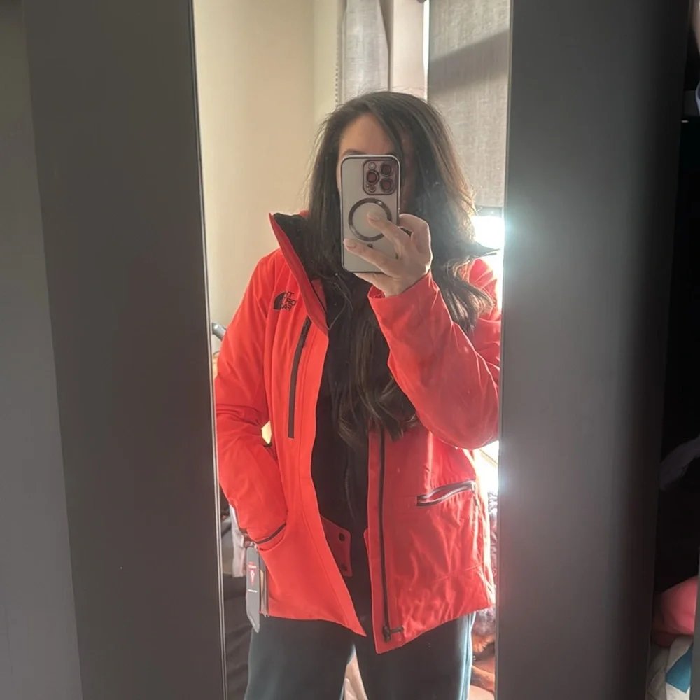 New w/tags The North Face women’s jacket, size large - Picture 8 of 9